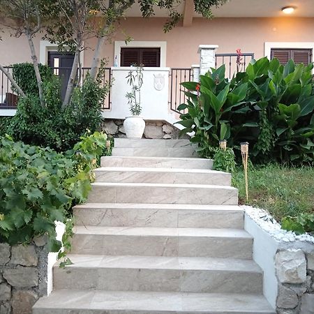 Seaview Holiday Apartments, Ventura Нин Екстериор снимка