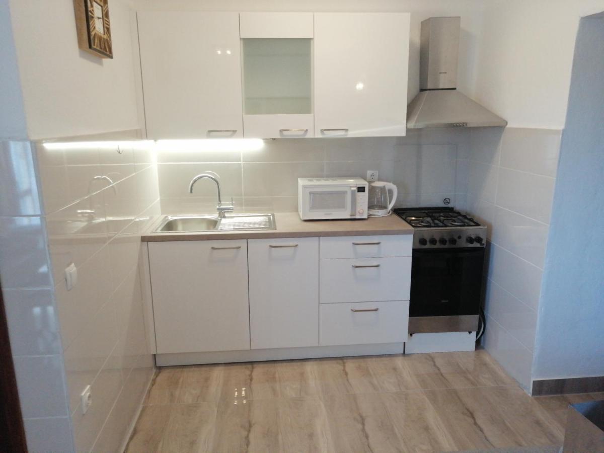 Seaview Holiday Apartments, Ventura Нин Екстериор снимка