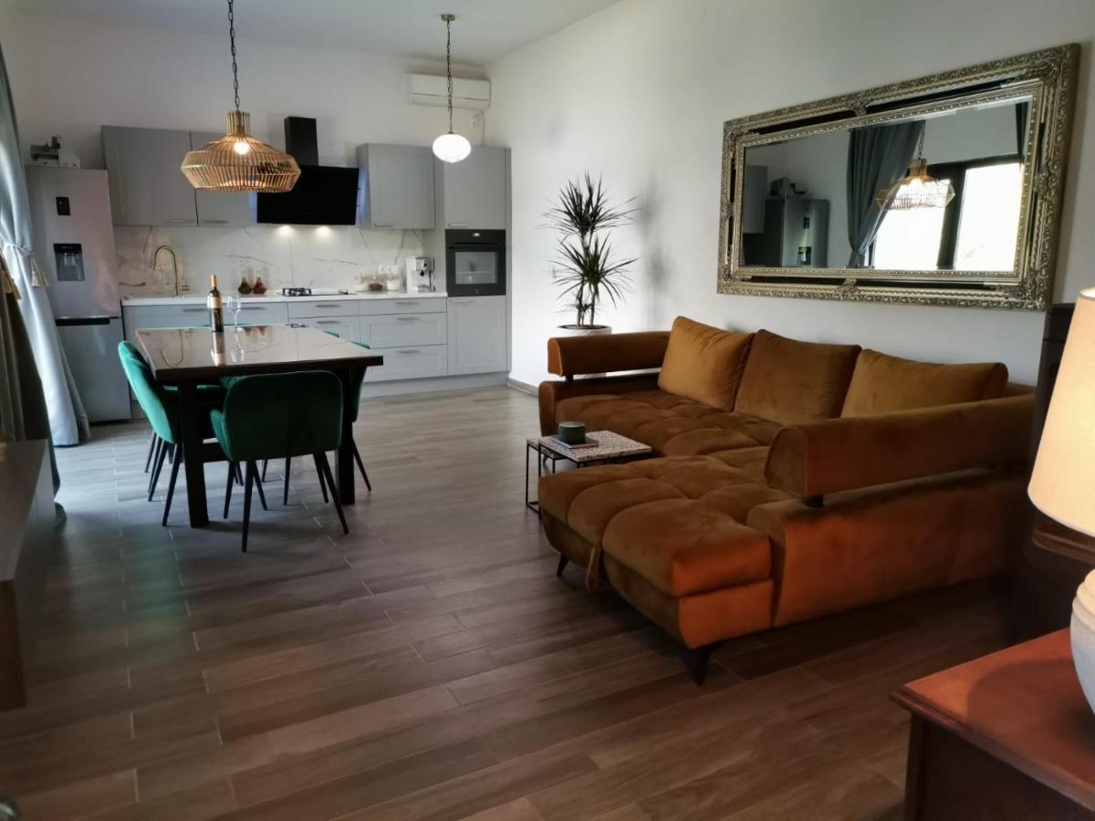 Seaview Holiday Apartments, Ventura Нин Екстериор снимка