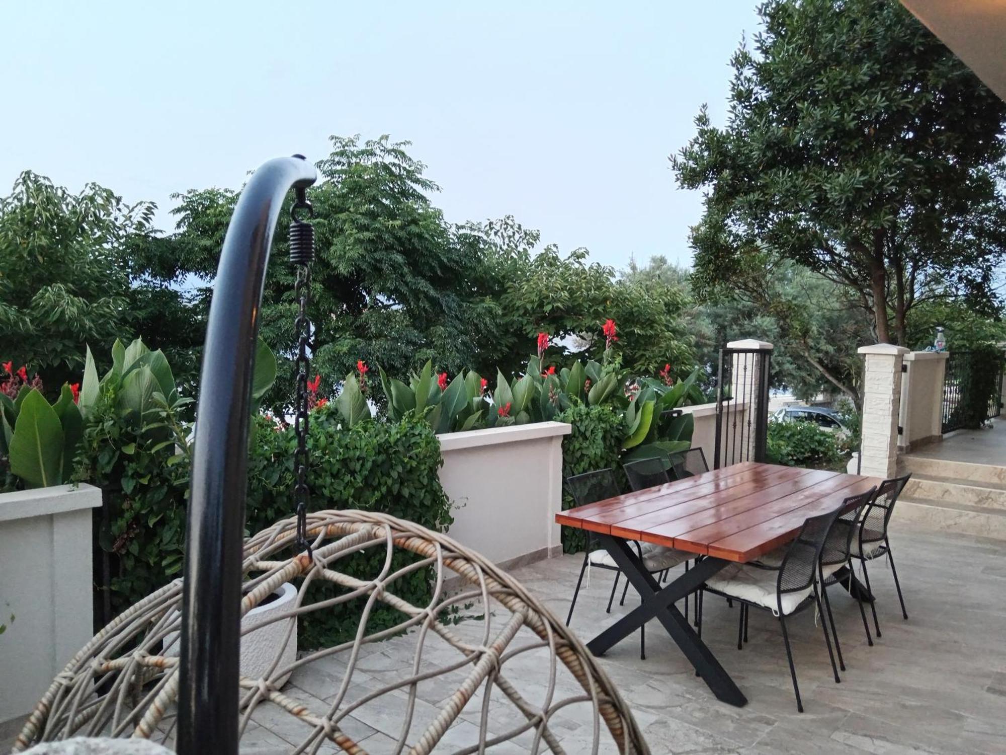 Seaview Holiday Apartments, Ventura Нин Екстериор снимка